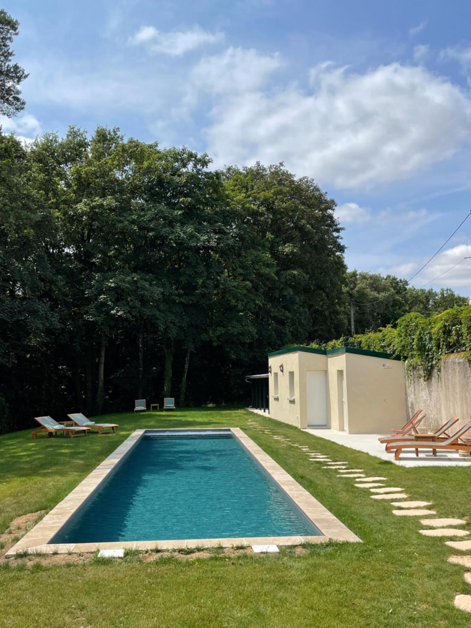 Chateau De La Huberdiere Bed & Breakfast